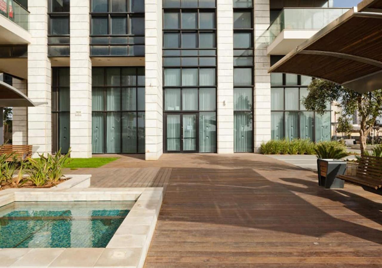 Oַ&O Group- Luxury Apt Tower Spectacular Sea View بات يام المظهر الخارجي الصورة